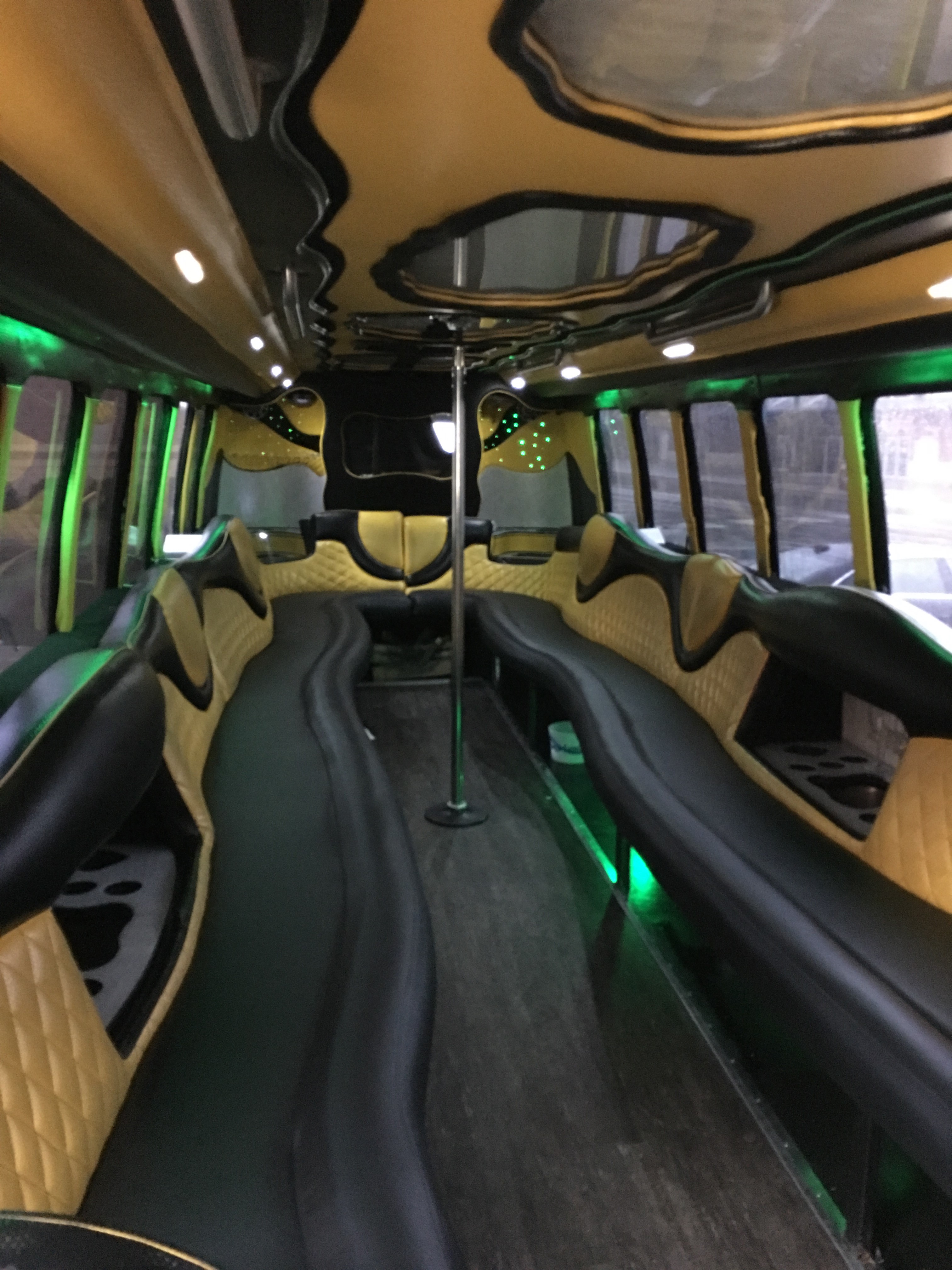 35 Passenger Luxury Bus Interior